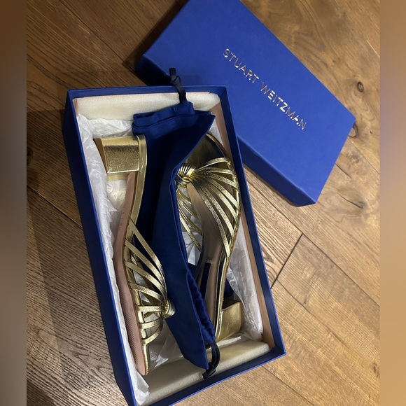 Stuart Weitzman Metallic Gold Knot-Front Heeled Sandals - Picture 4 of 16